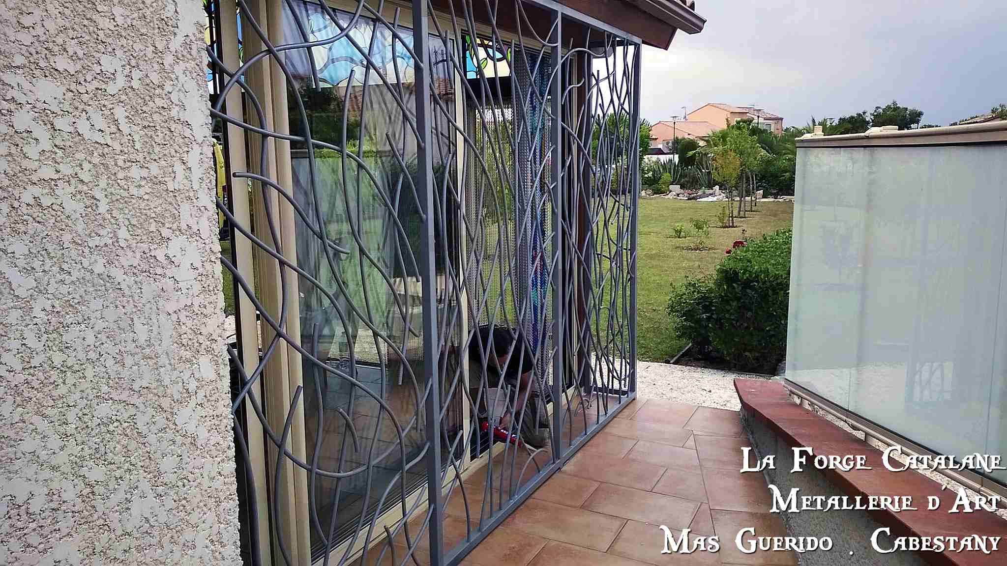 grille decorative barreau ronds entremeles fer Forge Catalane Cabestany 3.jpg